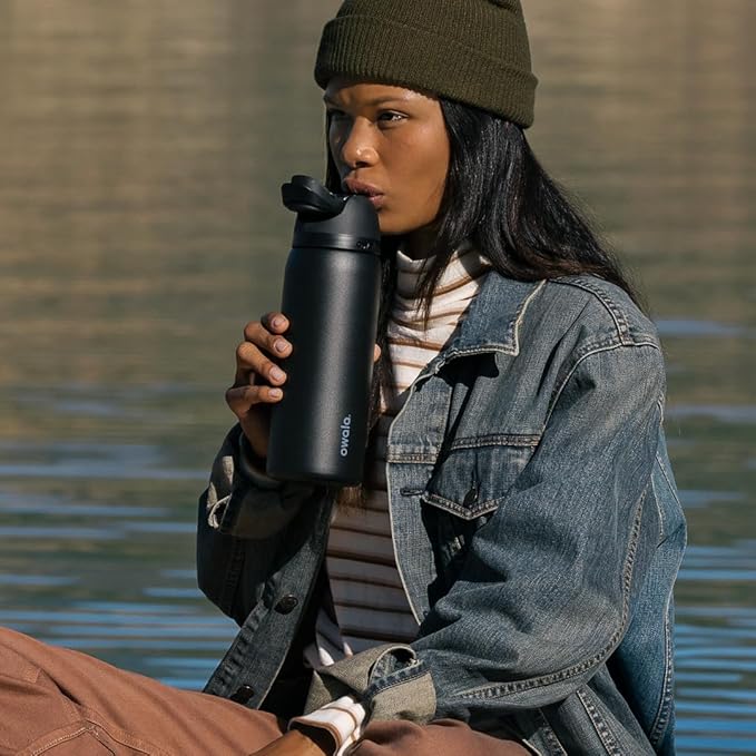 Owala FreeSip Insulated Stainless Steel Water Bottle with Straw, BPA-Free Sports Water Bottle, Great for Travel, 40 Oz, Very, Very Dark